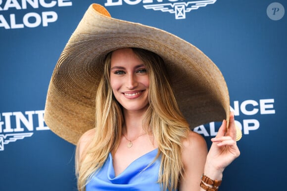 Lou-Anne Lorphelin au photocall de la 174ème édition du Prix de Diane Longines à l'hippodrome de Chantilly, France, le 18 juin 2023. © Matthieu Mirville/Bestimage 