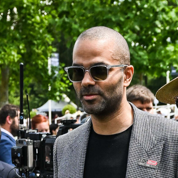 Tony Parker et sa femme Alizé Lim au photocall de la 174ème édition du Prix de Diane Longines à l'hippodrome de Chantilly, France, le 18 juin 2023. © Matthieu Mirville/Bestimage 