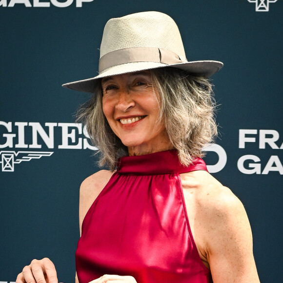 Une histoire d'amour qui semble combler l'ex de Gad Elmaleh de bonheur ! 
Anne Brochet au photocall de la 174ème édition du Prix de Diane Longines à l'hippodrome de Chantilly, France, le 18 juin 2023. © Matthieu Mirville/Bestimage 