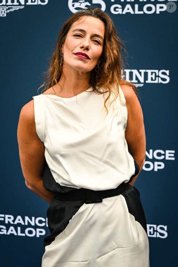 Zoé Félix au photocall de la 174ème édition du Prix de Diane Longines à l'hippodrome de Chantilly, France, le 18 juin 2023. © Matthieu Mirville/Bestimage 