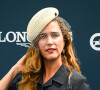 Un évènement hippique majeur durant lequel les célébrités ont sorti leurs belles tenues et leurs accessoires les plus stylés 
Vahina Giocante au photocall de la 174ème édition du Prix de Diane Longines à l'hippodrome de Chantilly, France, le 18 juin 2023. © Matthieu Mirville/Bestimage 