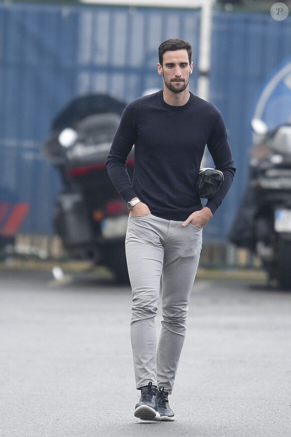 Sergio Rico (PSG) - Les joueurs du Paris Saint Germain (PSG) et le staff arrivent au premier entrainement de l'année 2021 le 3 janvier © JB Autissier / Panoramic / Bestimage