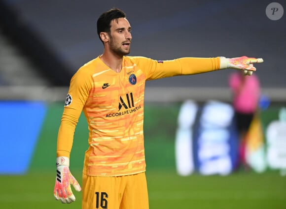 Le joueur serait conscient.
Sergio Rico dans un état préoccupant après un accident de cheval en Espagne - Match de football "Atalanta vs Paris Saint-Germain", 1/4 de finale de UEFA Ligue des Champions, à Lisbonne. Le 12 août 2020 © UEFA Pool / Panoramic / Bestimage