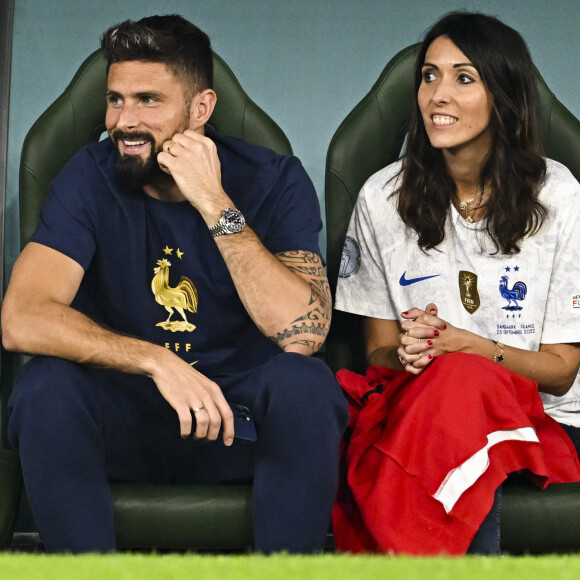 Giroud Olivier avec sa femme Jennifer - Les joueurs de l'équipe de France passent un moment avec leur famille avant la rencontre France/Tunisie lors de la Coupe du Monde de la FIFA, Qatar 2022 le 30 novembre 2022. © JB Autissier / Panoramic / Bestimage