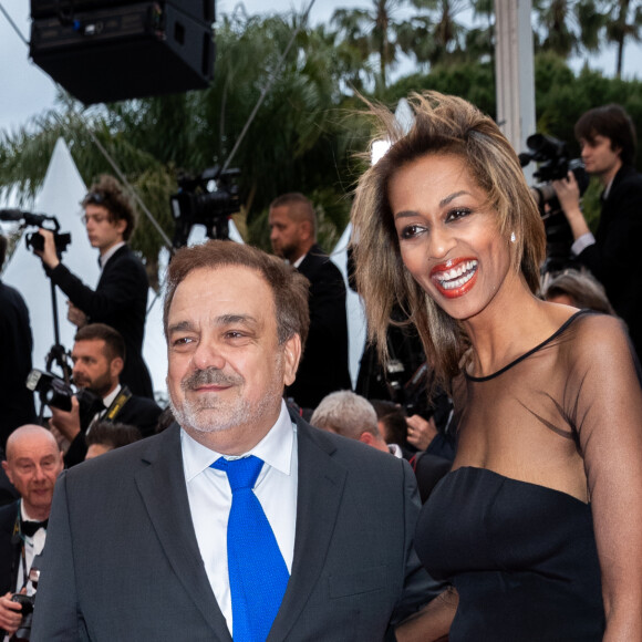 Didier Bourdon et sa femme Marie-Sandra - Montée des marches du film "Douleur et Gloire" lors du 72ème Festival International du Film de Cannes. Le 17 mai 2019 © Borde / Bestimage  Red carpet for the movie "Dolor y Gloria" during the 72nd Cannes International Film festival. On may 17th 2019 