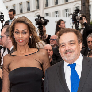 Didier Bourdon et sa femme Marie-Sandra - Montée des marches du film "Douleur et Gloire" lors du 72ème Festival International du Film de Cannes. Le 17 mai 2019 © Jacovides-Moreau / Bestimage  Red carpet for the movie "Dolor y Gloria" during the 72nd Cannes International Film festival. On may 17th 2019 