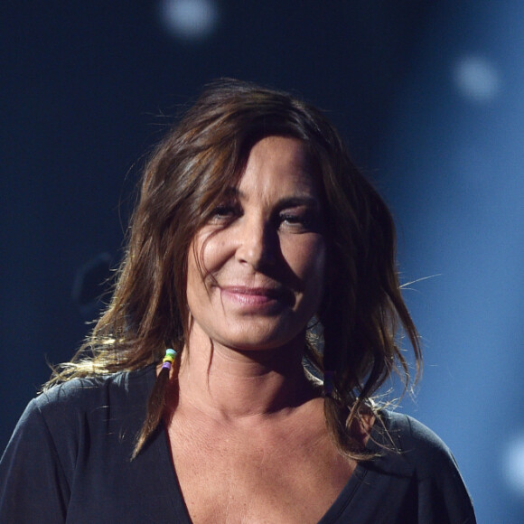 Exclusif - Zazie - Enregistrement de l'émission "Tout le monde chante contre le cancer, les stars relèvent le défi" au Palais des Congrès à Paris, qui sera diffusée le 2 janvier 2020 en prime time sur W9. Le 25 novembre 2019 Pour cette 5ème édition : L'association Tout le monde contre le cancer vous emmène dans une soirée pleine de surprises et d'émotions. 2500 personnes se sont réunies autour d'une trentaine d'artistes présents afin de partager un moment convivial. Des personnalités de tous les milieux artistiques vont relever le défi d'interpréter une chanson accompagnée par des chanteuses et chanteurs talentueux. Tout au long du show Nicolas Rossignol, président de l'association Tout le monde contre le cancer prendra la parole afin de lancer l'opération annuelle " 100 noëls dans 100 hôpitaux " . Le but de cette opération : offrir le plus beau des noëls aux enfants malades et leur famille dans 100 hôpitaux et Maisons de Parents en France. 20 000 cadeaux seront offerts et une cinquantaine de noël seront organisés dans différents hôpitaux de France à travers des gouters, magiciens, chanteur le tout décoré aux couleurs de Noël. © Giancarlo Gorassini / Bestimage 