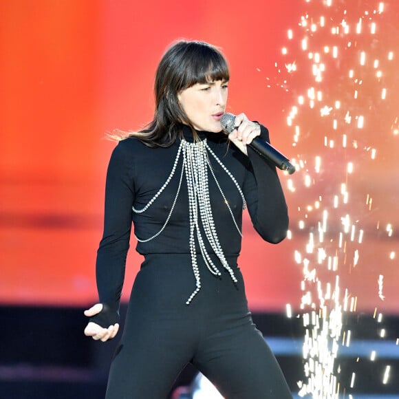 Exclusif - Juliette Armanet - Enregistrement de l'émission "La chanson de l'année" dans les Arènes de Nîmes, présentée par N.Aliagas et diffusée le 17 juin sur TF1 © Bruno Bebert-Christophe Clovis / Bestimage 