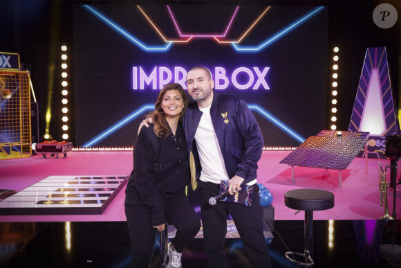 Exclusif - Nawell Madani, Ibrahim Maalouf - Enregistrement de l'émission "Improbox", présentée par I.Maalouf et diffusée le 24 juin à 19h30 sur Canal+ © Jack Tribeca / Bestimage IMPROBOX 5 émissions de 30 minutes Produites par Électron Libre Productions et Mister Ibé Sur une idée originale d'I.Maalouf Deux émissions à la suite à 19H00 les samedis 24 juin, 1er et 8 juillet EN CLAIR sur CANAL+ et disponible sur myCANAL Le musicien I.Maalouf présente en exclusivité et à l'occasion de la fête de la musique, un concept d'émission musicale inédit, accueillant tour à tour 5 invités exceptionnels pour une expérience rare ! Entouré de musiciens talentueux et d'un public inédit muni lui­ aussi d'instruments de musique, I.Maalouf, qui pour l'occasion devient présentateur, invite les 5 personnalités à relever un défi musical unique : apprendre à jouer d'un instrument et créer une composition avec, et ce pour la première fois de leur vie. Le tout en représentant une association de leur choix à qui ils reversent les droits de leur création. Dans un décor unique, les invités participent à une succession de jeux afin d'amorcer leur entraînement et bénéficient d'un coaching de haut niveau, puis vivent l'expérience de la création en instantané ! En fin d'émission, c'est tout le public d'IMPROBOX qui participe au live interprété par l'invité, Ibrahim et tous les musiciens présents.