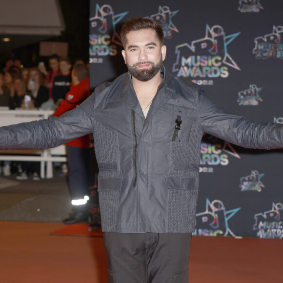 Kendji Girac au photocall de la 24ème édition des "NRJ Music Awards (NMA)" au Palais des Festivals à Cannes le 18 novembre 2022. © Christophe Aubert via Bestimage