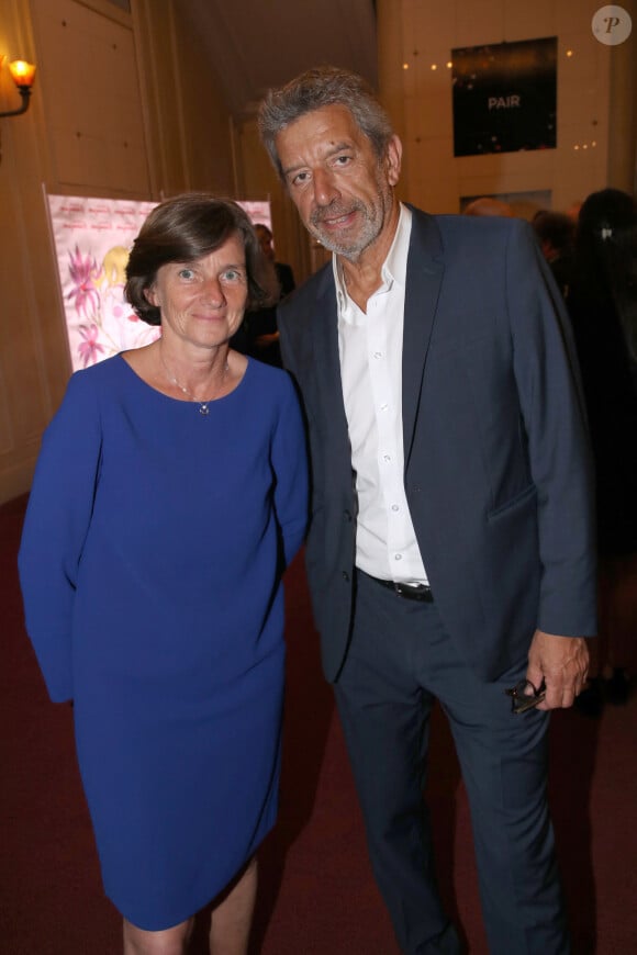 Agnès Firmin-Le Bodo (Ministre déléguée chargée des Professions de santé auprès du ministre de la Santé) et Michel Cymes (Parrain de l'Enfance Majuscule) - Soirée de Gala "Enfance Majuscule" au profit de l'enfance maltraitée à la Salle Gaveau à Paris le 19 Juin 2023. © Bertrand Rindoff / Bestimage