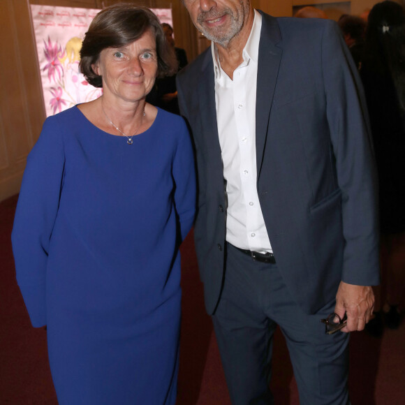 Agnès Firmin-Le Bodo (Ministre déléguée chargée des Professions de santé auprès du ministre de la Santé) et Michel Cymes (Parrain de l'Enfance Majuscule) - Soirée de Gala "Enfance Majuscule" au profit de l'enfance maltraitée à la Salle Gaveau à Paris le 19 Juin 2023. © Bertrand Rindoff / Bestimage