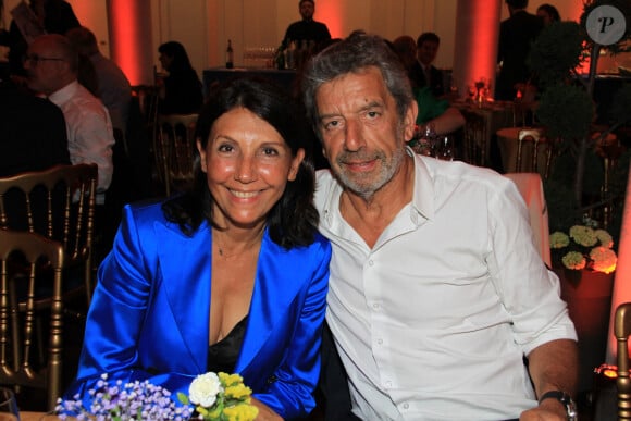 Michel Cymes (Parrain de l'Enfance Majuscule) et sa femme Nathalie - Soirée de Gala "Enfance Majuscule" au profit de l'enfance maltraitée à la Salle Gaveau à Paris le 19 juin 2023. © Philippe Baldini/Bestimage