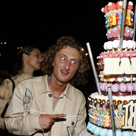 Exclusif - Joalukas Noah (gâteau) lors de la soirée d'anniversaire de Joalukas Noah, fils de Yannick Noah et Isabelle Camus, pour ses 18 ans à Paris le 10 juin 2022. © Cyril Moreau / Bestimage