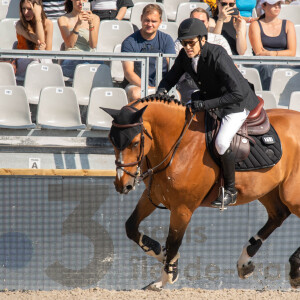 Guillaume Canet sur James Bond du Bec lors du prix Team Créatif presented by Lipton lors de la 9ème édition du "Longines Paris Eiffel Jumping" au Champ de Mars à Paris, France, le 23 juin 2023. © Pierre Perusseau/Bestimage 