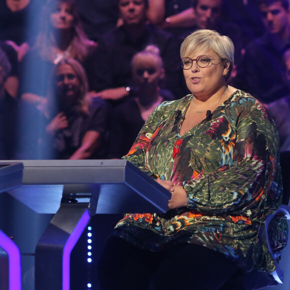 Exclusif - Laurence Boccolini - Enregistrement à l'occasion des 15 ans de l'émission "Qui veut gagner des millions ?" sur TF1 au studio Carrère A de La Plaine Saint-Denis le 31 aout 2015. Cette année, "Qui veut gagner des millions ?" fête ses 15 ans. Le jeu avait fait son apparition le 3 juillet 2000 sur TF1. Pour fêter cet anniversaire, la chaîne fait appel à des champions de jeux télé, qui accompagneront des animateurs dans le but d'obtenir le maximum d'argent pour différentes associations.. A cette occasion, Jean-Pierre Foucault sera lui même soumis aux questions, par l'intermédiaire de Laurence Boccolini, qui tiendra le rôle de l'animatrice le temps d'un questionnaire. L'émission sera diffusée sur TF1 le samedi 5 septembre 2015.