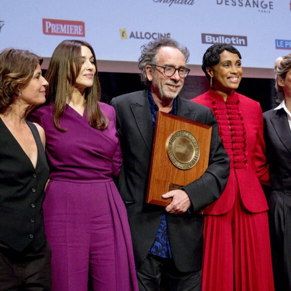 Car elle va effectivement jouer dans son prochain "Beetlejuice".
Irène Jacob, Monica Bellucci, Tim Burton, Imany, Alice Taglioni - Tim Burton a reçu le prix Lumière 2022 lors de la 14ème Edition du festival du cinéma Lumière Film Festival à Lyon. Le 21 octobre 2022 © Pascal Fayolle / Bestimage 