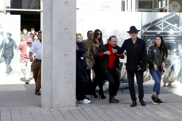 Karine Silla, Monica Bellucci, Vincent Macaigne - Tim Burton lors du tournage du remake du premier film "La sortie des usines Lumière" à l'Institut Lumière à Lyon, à l'occasion de la 14è Edition du "Lumière Film Festival". Le 22 octobre 2022 © Pascal Fayolle / Bestimage 