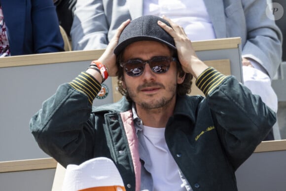 Il y a deux ans, Guillaume Pley a été victime d'une grave agression.
Guillaume Pley - Célébrités dans les tribunes des internationaux de France de Roland Garros à Paris. © Cyril Moreau - Dominique Jacovides/Bestimage