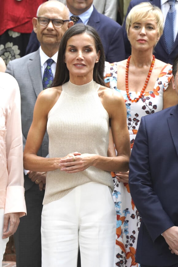 Une belle journée pour elle ! 
La reine Letizia d'Espagne pose à son arrivée à la réunion du Conseil d'administration de la Residencia de Estudiantes. Le 27 juin 2023 à Madrid (Espagne).