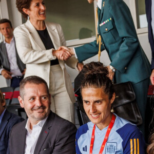 La reine Letizia d'Espagne visite le camp d'entraînement de l'équipe nationale de football participant à la Coupe du Monde Féminine de la FIFA (20 juillet - 20 août 2023), le 27 juin 2023. 