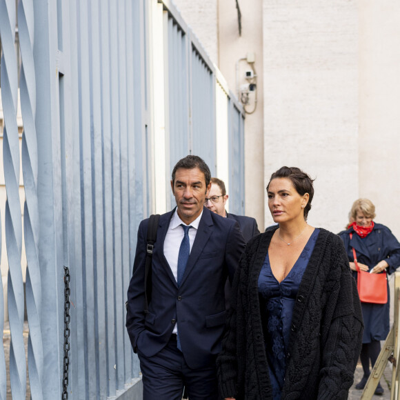 Exclusif - Robert Pirès et sa femme Jessica Lemarie - Les membres du Variétés Club de France rencontrent le pape François au Vatican le 22 mars 2023. De passage dans la ville éternelle, le Variétés club de France en a profité pour rencontrer le souverain pontife ce mercredi. L'association, qui réunit plusieurs personnalités du monde du football à des fins caritatives, est en déplacement à Rome jusqu'à jeudi pour y affronter une équipe de prêtres et séminaristes du Vatican. La formation, emmenée Jean-Michel Larqué, ancienne star de l'AS Saint-Étienne dans les années 1970, a été reçue par le pape François dans la matinée après avoir assisté à une messe au sein de la basilique Saint-Pierre. © Pierre Perusseau / Bestimage