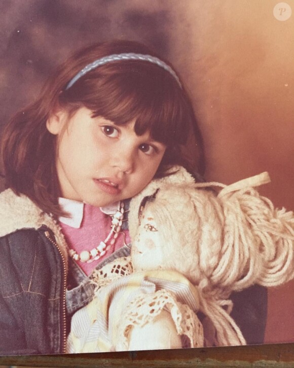 Olivia Ruiz n'a pas une minute pour elle.
Olivia Ruiz partage un souvenir d'enfance sur Instagram. Le 31 mars 2020.