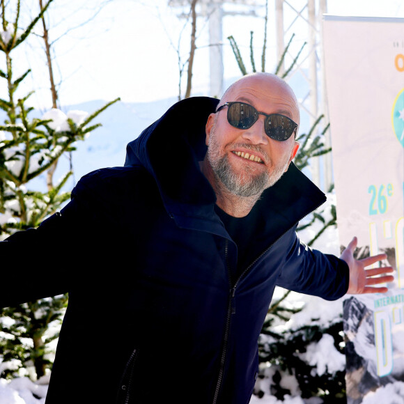 François Damiens - Photocall du film "Les complices" dans le cadre du 26ème Festival de l'Alpe d'Huez le 21 Janvier 2023 . © Dominique Jacovides/Bestimage 
