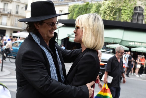 Marc Veyrat et Laeticia Hallyday - Mariage de Claude Lelouch à la mairie du 18ème à Paris. Le 17 juin 2023