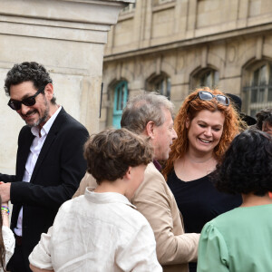 Elsa Zylberstein, David Foenkinos - Mariage de Claude Lelouch à la mairie du 18ème à Paris. Le 17 juin 2023