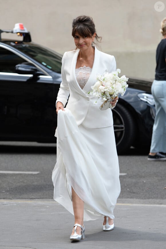 Valérie Perrin - Mariage de Claude Lelouch à la mairie du 18ème à Paris. Le 17 juin 2023