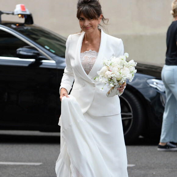 Valérie Perrin - Mariage de Claude Lelouch à la mairie du 18ème à Paris. Le 17 juin 2023