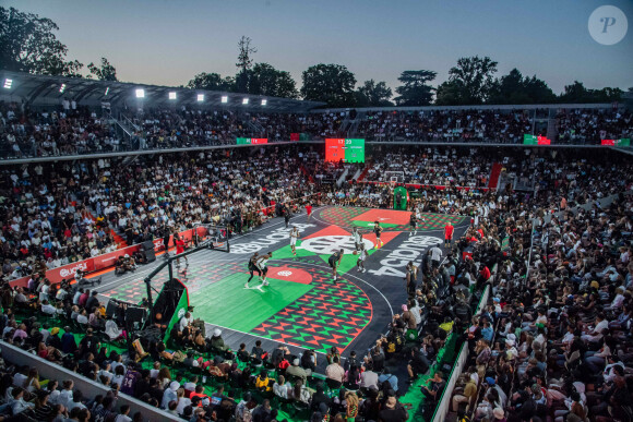 Cet événement se déroule chaque année à Paris depuis 20 ans.
Stade Simonne-Mathieu - Matchs de basket lors des 20 ans de Quai 54 au stade Roland Garros à Paris le 2 juillet 2023. © Baptiste Autissier / Panoramic / Bestimage