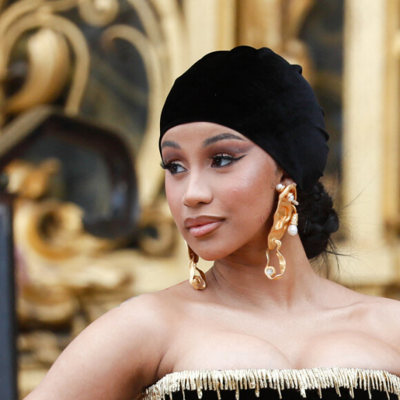 Cardi B - Sorties du défilé de mode automne-hiver 2024 Haute-Couture "Schiaparelli" lors de la fashion week de Paris. Le 3 juillet 2023. © Christophe Clovis / Bestimage