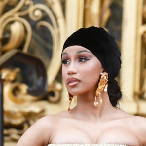 Cardi B - Sorties du défilé de mode automne-hiver 2024 Haute-Couture "Schiaparelli" lors de la fashion week de Paris. Le 3 juillet 2023. © Christophe Clovis / Bestimage