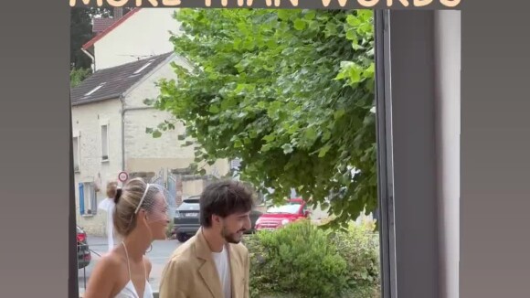 Charlotte Gainsbourg et Yvan Attal apparaissent au mariage de leur fils Ben avec Jordane Crantelle dans une vidéo tournée par Mademoiselle Agnès à la mairie.