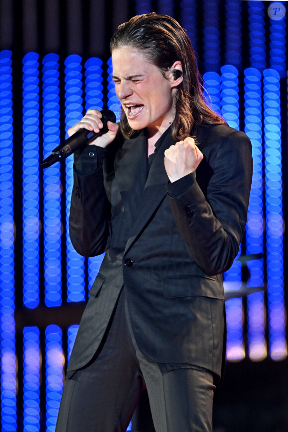 Chris a bien remarqué que plus personne ne faisait attention à sa musique depuis son coming-out trans.
Exclusif - Chris (Christine and the Queens, Redcar) - Enregistrement de l'émission "Cannes chante le Cinéma" le 25 mai 2023. © Bruno Bebert-Tiziano da Silva/Bestimage