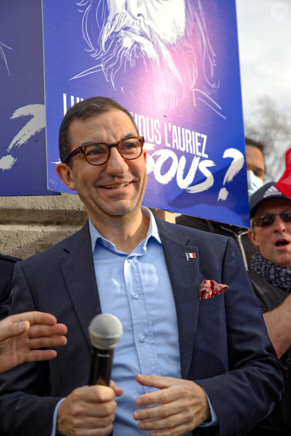 Jean Messiha lors de la manifestation de Génération Identitaire place Denfert Rochereau à Paris le 20 février 2021. © Justine Sacrèze / Bestimage