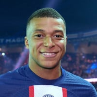 Kylian Mbappé entouré de Kim Kardashian, Beyoncé et Leonardo DiCaprio pour une soirée qui fait déjà polémique !