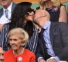 Il déborde d'amour pour celle qu'il a rencontré dans le cadre de documentaires aéronautiques et de cours de pilotage.
Jeff Bezos et sa compagne Lauren Sanchez assistent à la finale homme du tournoi de Wimbledon "Novak Djokovic - Roger Federer (7/6 - 1/6 - 7/6 - 4/6 - 13/12)" à Londres. Catherine (Kate) Middleton, duchesse de Cambridge, est venue remettre les trophées aux joueurs. Londres, le 14 juillet 2019. © Ray Tang/London News Pictures via Zuma Press/Bestimage