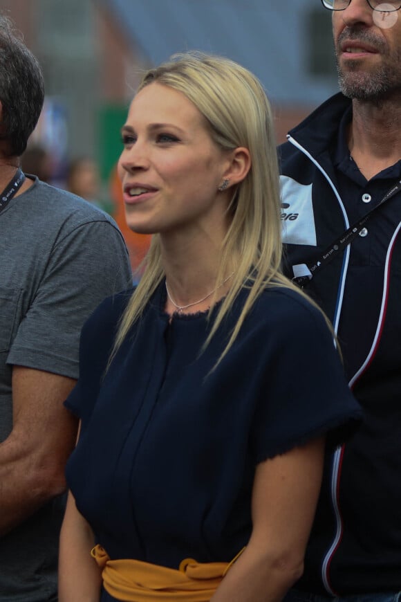 "J'ai le droit de le dire ou c'est bon ? Tony Gallopin. On en a bien parlé aujourd'hui", a-t-elle déclaré, faisant taire ses détracteurs.
Marion Rousse - Championnats du Monde UCI - Elite Hommes à Leuven en Belgique le 26 septembre 2021.