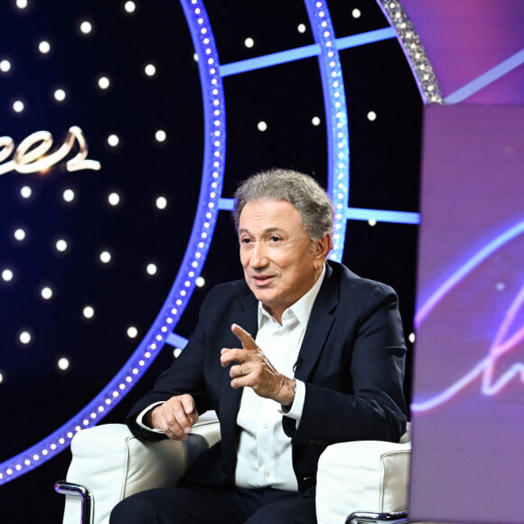 Exclusif - Michel Drucker lors de l'enregistrement de l'émission "Il était une fois "Champs-Elysées" au studio Gabriel, diffusée sur France 3 les 21 et 28 Décembre 2022. Paris. Le 5 décembre 2022. © Guillaume Gaffiot / Bestimage
