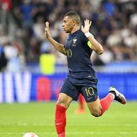 Kylian Mbappé en guerre avec le PSG : un ancien cadre du club le critique ouvertement et demande son départ