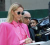 Atteinte du syndrome de l'homme raide, elle a fait l'acquisition d'une "petite maison" située à Brébeuf, dans les Laurentides.
Celine Dion a choisi de s'habiller en rose pour la Journée Internationale pour les Droits des Femmes à New York le 7 mars 2020.