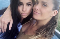 PHOTOS Clara Morgane : sa soeur Alexandra se marie dans une robe au décolleté savoureu
