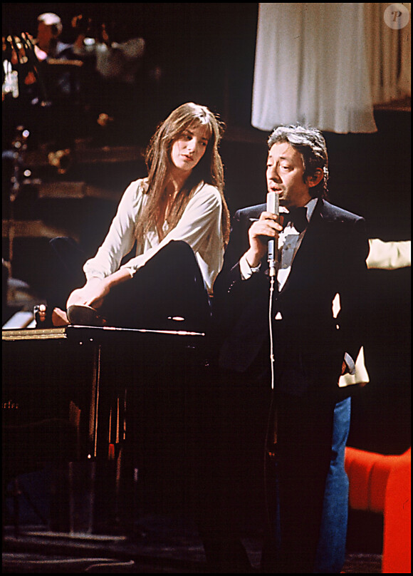 Serge et Jane se sont mis en couple dans les années mille neuf-cents soixante.
Archives : Jane et Serge Gainsbourg