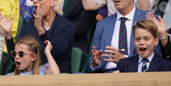 Le prince George et la princesse Charlotte de Galles - Kate Middleton, le prince William, le prince George et la princesse Charlotte de Galles ont assisté à la finale du tournoi de Wimbledon, remportée par Carlos Alcaraz face à Novak Djokovic. Londres, 16 juillet 2023.