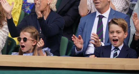 Le prince George et la princesse Charlotte de Galles - Kate Middleton, le prince William, le prince George et la princesse Charlotte de Galles ont assisté à la finale du tournoi de Wimbledon, remportée par Carlos Alcaraz face à Novak Djokovic. Londres, 16 juillet 2023.