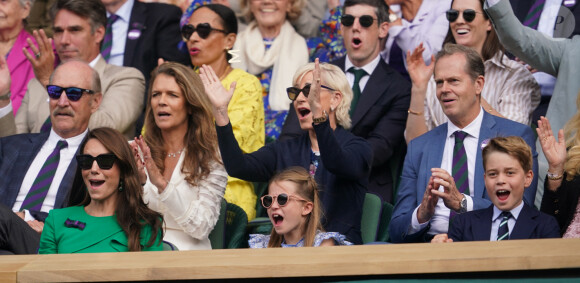 Kate Middleton, le prince George et la princesse Charlotte de Galles - Kate Middleton, le prince William, le prince George et la princesse Charlotte de Galles ont assisté à la finale du tournoi de Wimbledon, remportée par Carlos Alcaraz face à Novak Djokovic. Londres, 16 juillet 2023.