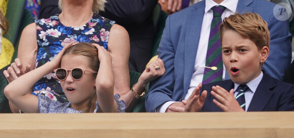 George et Charlotte de Galles - Kate Middleton, le prince William, le prince George et la princesse Charlotte de Galles ont assisté à la finale du tournoi de Wimbledon, remportée par Carlos Alcaraz face à Novak Djokovic. Londres, 16 juillet 2023.